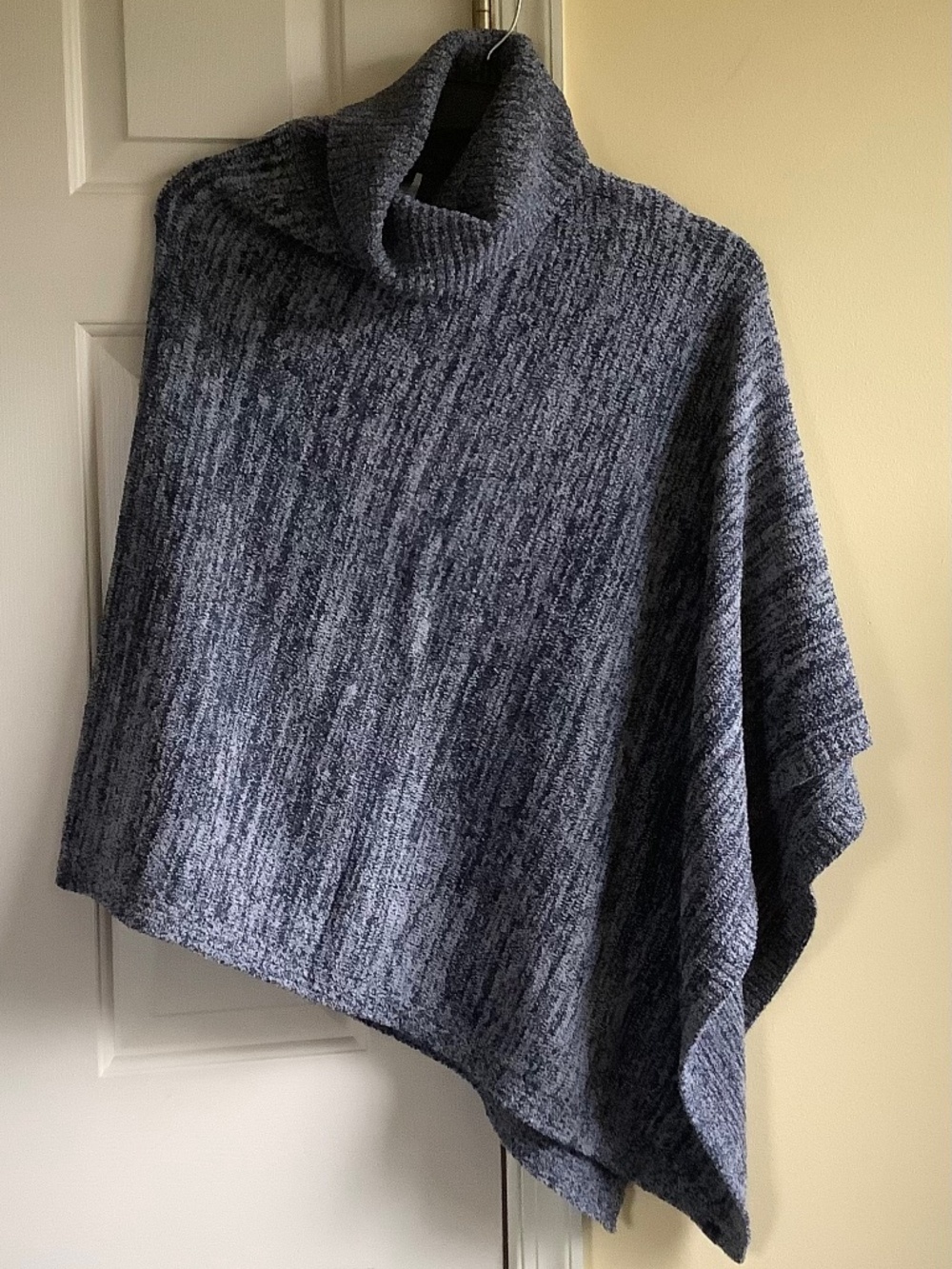 Barefoot Dreams CozyChic Point Dume Poncho Heather Indigo-Dove Gray OS - Picture 2 of 15